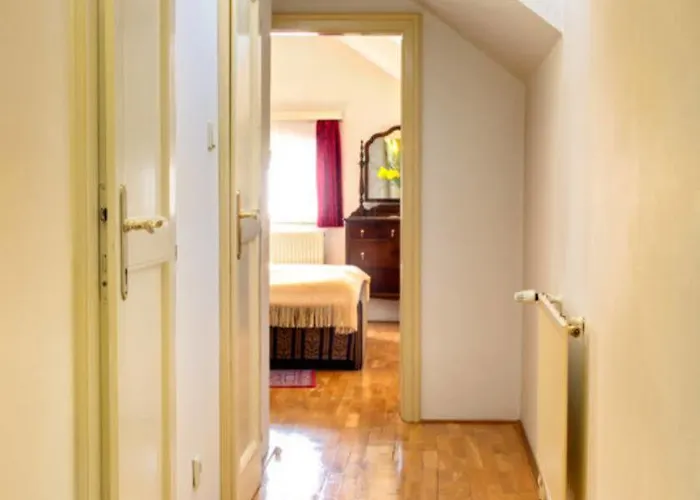 Red Lion Hotel 4*
