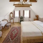 Red Lion Szálloda 4*