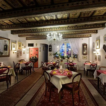 Отель Red Lion 4*
