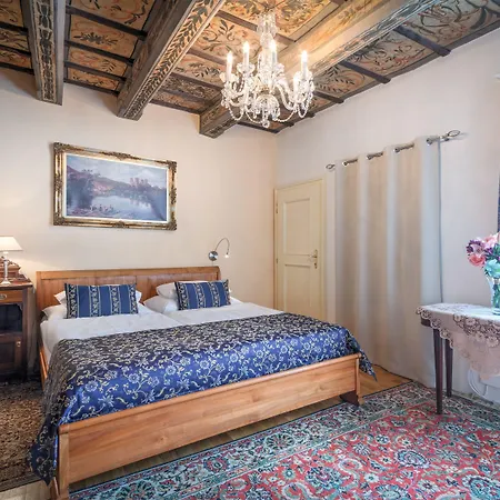 Red Lion 4* Prague