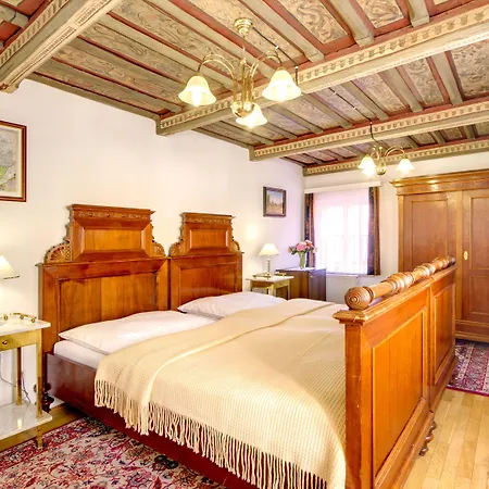 Red Lion 4*