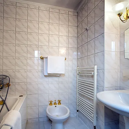 Red Lion Отель 4*