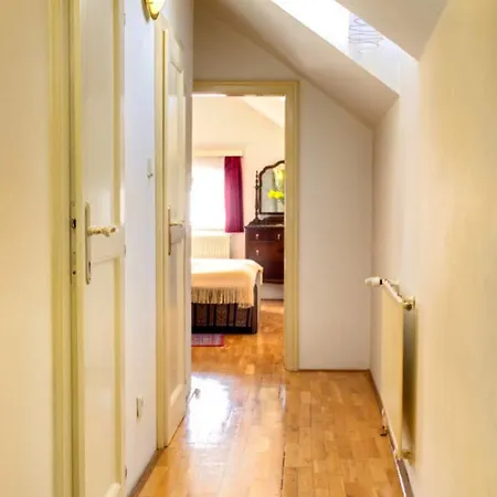 Red Lion Hotel 4*