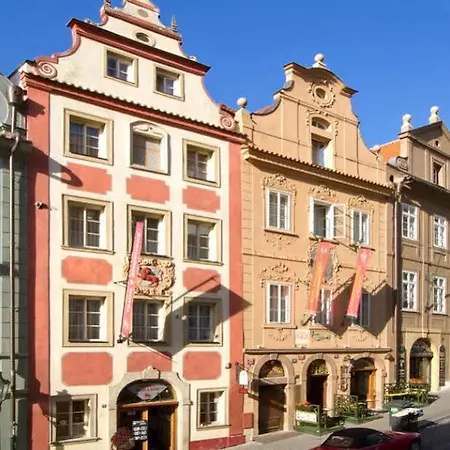 Отель Red Lion 4*