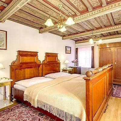Red Lion 4*