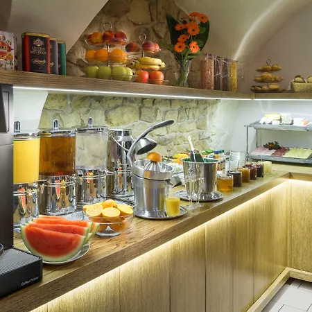 Red Lion Hotel 4*
