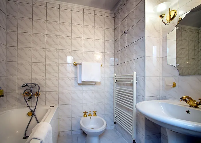 Red Lion Hotel 4*